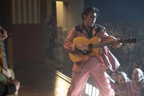 Austin Butler as Elvis Presley in Warner Bros. Pictures’ drama "Elvis".
Image:  Hugh Stewart, Â© 2021 Warner Bros. Entertainment Inc. All Rights Reserved.