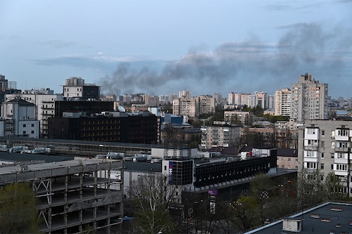 A photograph shows smoke above Kyiv after strikes on April 18, 2022, on the 64th day of the Russian invasion of Ukraine. Russian strikes slammed into Kyiv on April 28, 2022 evening as UN Secretary-General Antonio Guterres was visiting, in the first such bombardment of Ukraine"s capital since mid-April, the mayor and AFP correspondents said.â€‹ (Credits: SERGEY VOLSKIY / AFP)