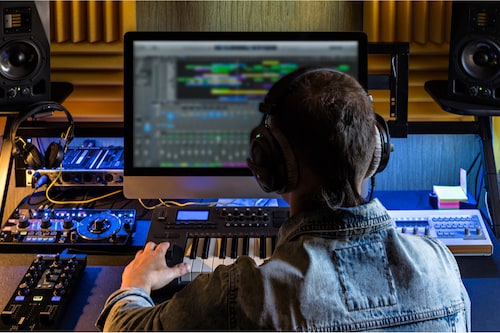 Spotify is currently working on an algorithm that would predict which "relatively unknown" artists are most likely to break through.
Image: Evgeny Drablenkov / Shutterstock