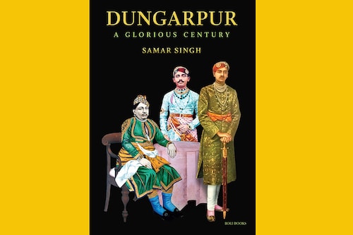 The book focuses on the last three rulers who ascended the throne at the tender ages of 7, 10, and 10 again respectively. The book focuses on the last three rulers who ascended the throne at the tender ages of 7, 10, and 10 again respectively.