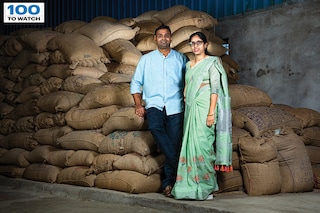 Pankaj Mahalle, cofounder and CEO GramHeet and Shweta Thakare cofounder and COO GramHeet
Image: Saurabhi Adbe for Forbes India