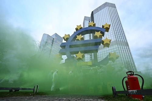 Activists of the "Koala Kollektiv" demonstrate in front of the Euro sculpture in downtown Frankfurt against greenwashing of nuclear energy and natural gas by the taxonomy of the EU.
Image: Arne Dedert/picture alliance via Getty Images Activists of the "Koala Kollektiv" demonstrate in front of the Euro sculpture in downtown Frankfurt against greenwashing of nuclear energy and natural gas by the taxonomy of the EU.
Image: Arne Dedert/picture alliance via Getty Images
