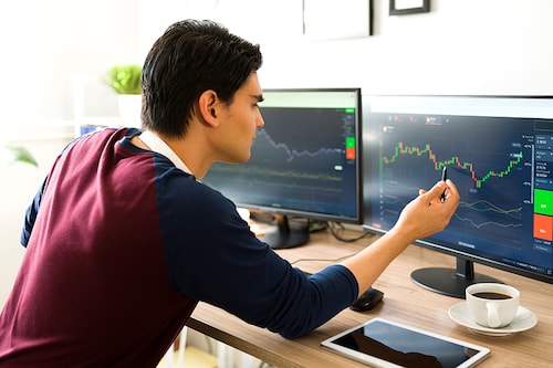 Most Generation Zers would rather lie about their financial situation than speak about it honestly.
Image: Shutterstock