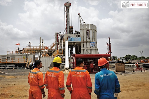 In FY23, the government raised â‚¹3058.78 crore through offer-for-sale in ONGC. Big ticket strategic divestment in PSUs, like BPCL, is still pending
Image: Amit Dave/ Reuters