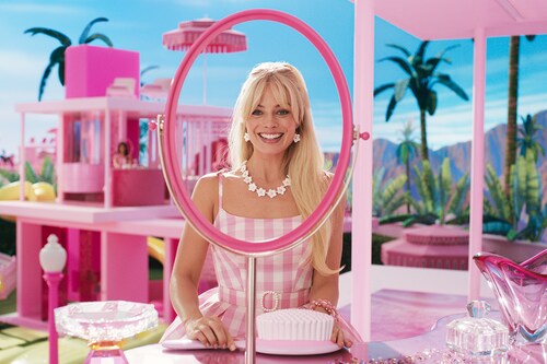 Margot Robbie as Barbie in Warner Bros. Pictures" "BARBIE," a Warner Bros. Pictures release.
Image: Courtesy Warner Bros. Pictures Margot Robbie as Barbie in Warner Bros. Pictures" "BARBIE," a Warner Bros. Pictures release.
Image: Courtesy Warner Bros. Pictures
