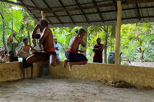 In Sri Lanka, "Angam" means the body, and "Pora" means combat with the use of limbs and without the use of weapons. In Sri Lanka, "Angam" means the body, and "Pora" means combat with the use of limbs and without the use of weapons.