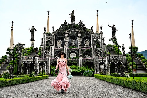 A model walks during the dress rehearsal of the Louis Vuitton Cruise 2024 fashion show in Isola Bella, a small island on Lake Maggiore, near Stresa on May 24, 2023. Image: Gabriel Bouys / AFPÂ©