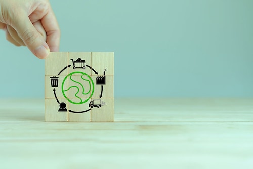 Using nearshoring is always better for the environment than using expedited shipping to make the supply chain faster.
Image: Shutterstock