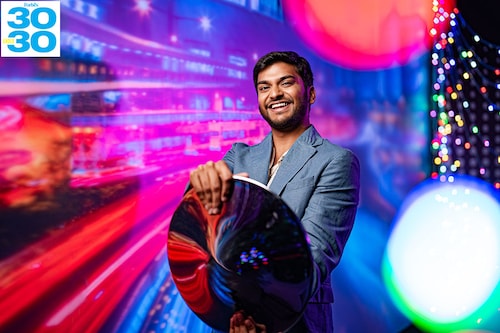 Varun Sanghi Head of CarTrade Ventures
Photo By: Mexy Xavier Directed By: Kapil Kashyap
Outfit: Zara Jewellery: Inox Styled By: Zainab Shakir Assistant Stylists: Mannat Bhalla, Samridh Gupta Varun Sanghi Head of CarTrade Ventures
Photo By: Mexy Xavier Directed By: Kapil Kashyap
Outfit: Zara Jewellery: Inox Styled By: Zainab Shakir Assistant Stylists: Mannat Bhalla, Samridh Gupta