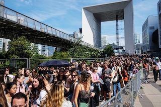 Fans of US singer Taylor Swift stand in queue to attend the concert at the Paris La Defense Arena as part of her The Eras Tour. Photography Dimitar Dilkoff / AFPÂ©