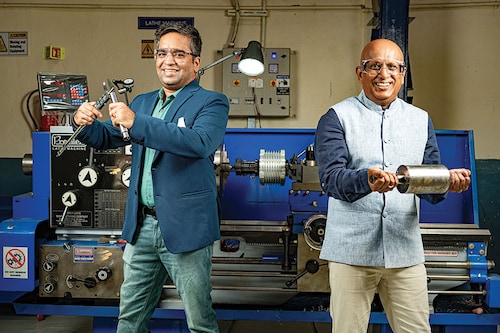 Bhaktha Keshavachar (right) and Mahalingam Kaushik, co-founders at Chara
Image: Neha Mithbawkar for Forbes India Bhaktha Keshavachar (right) and Mahalingam Kaushik, co-founders at Chara
Image: Neha Mithbawkar for Forbes India
