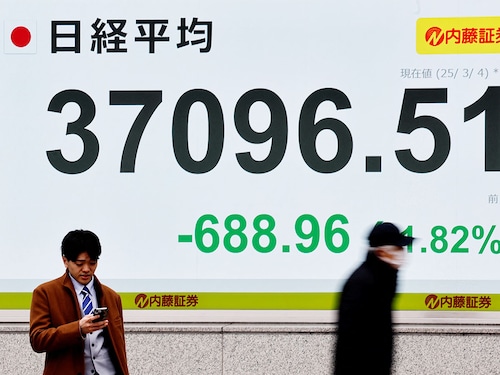 Japanese automakers with Mexican factories in their supply chain suffered, with Nissan (-2.11%), Toyota (-2.25%), or Honda (-2.12%) among the major losers.
Image: Kim Kyung-Hoon/ Reuters Japanese automakers with Mexican factories in their supply chain suffered, with Nissan (-2.11%), Toyota (-2.25%), or Honda (-2.12%) among the major losers.
Image: Kim Kyung-Hoon/ Reuters