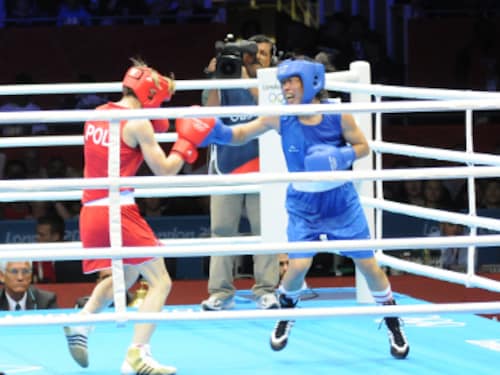 Mary Kom in her first round bout against Karolina Michalczuk. Photo: V Krishnaswamy