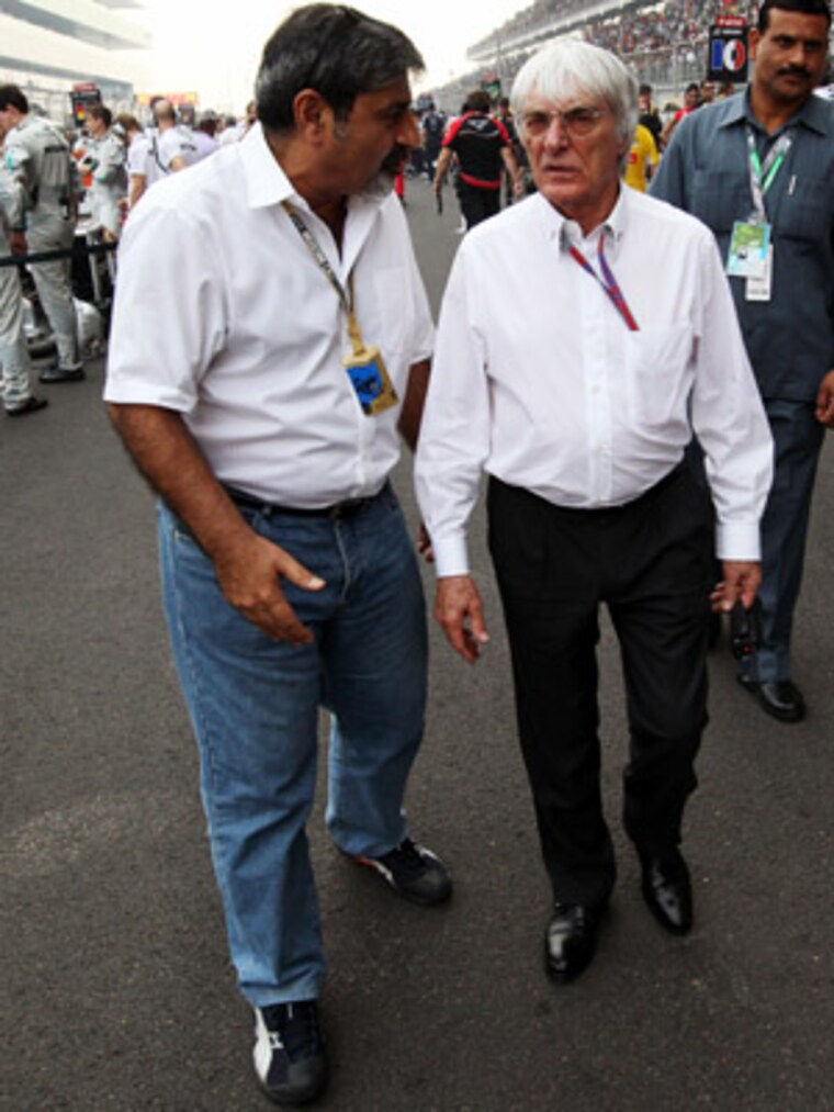 Vicky Chandhok with Bernie Ecclestone at the Formula 1 Indian GP