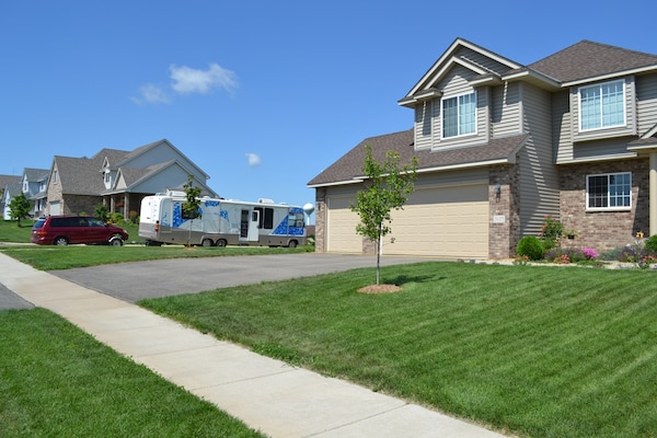 Big, Bigger, Biggest Suburban Homes. Are our suburbs making us dishonest?
image source: http://www.hairintheair.net/2011/08/one-of-these-things-is-not-like-other.html