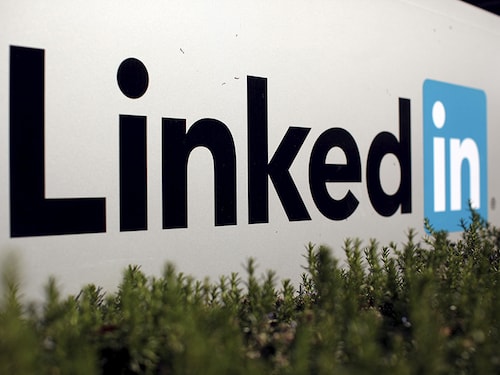 The logo for LinkedIn Corporation is shown in Mountain View, California, U.S. February 6, 2013.   REUTERS/Robert Galbraith/File Photo - RTX2PJTD
