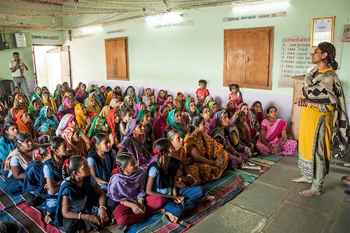 bg-kheda-3-group-listening-to-dr_-monik-copy