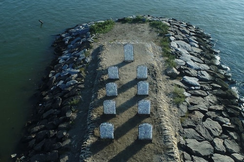 bg_marine-cemetery