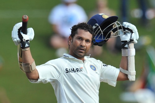 Sachin Tendulkar celebrates his 50th Test century during day 4 of the 1st Test match between South Africa and India at SuperSport Park on December 19, 2010 in Centurion, South Africa. Image: Duif du Toit / Gallo Images/Getty Images