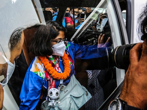 NEW DELHI, INDIA - SEPTEMBER 5: Bhavina Patel, an athlete who won silver medal in Table Tennis at the Tokyo 2020 Paralympic Games, arrives at Indira Gandhi International Airport, on September 5, 2021 in New Delhi, India. (Photo by Sanchit Khanna/Hindustan Times via Getty Images)