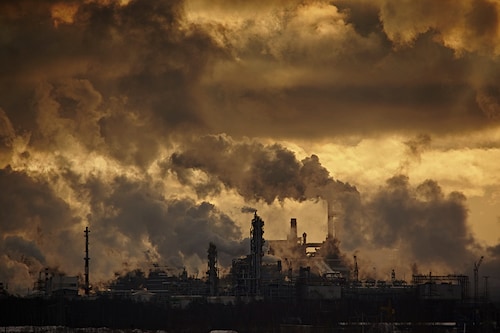 Annual greenhouse gas emissions have increased by 3.7% since COP21. Image: Shutterstock