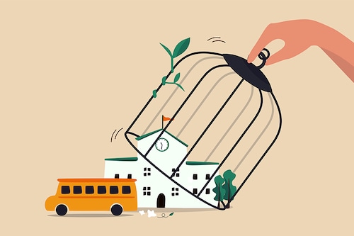 The Oxfam Inequality Report and the Lockedout Report by independent researchers peg that only 8% (rural) and 24% (urban) children had access to online studies. Image: Shutterstock