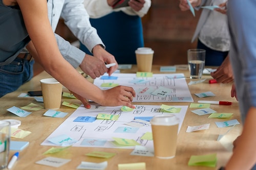 Brainstorming was a method to encourage plentiful ideation while preventing premature judgement. Image: Shutterstock