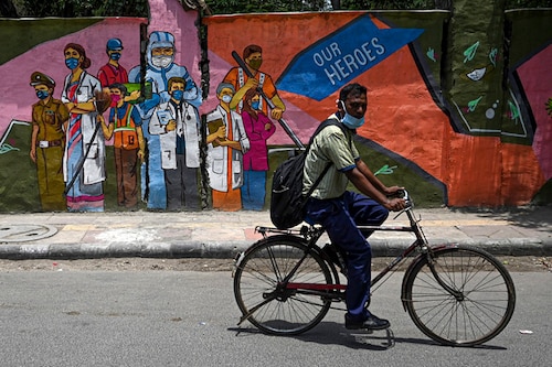 It’s surprising that despite having the political and judicial leadership of the country breathing the dangerous Delhi air, we cannot fix the air quality problem in that city. Image: Money Sharma/ AFP