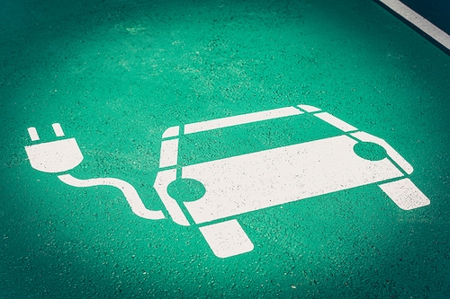 According to a CEEW study, the Indian EV market will be a $206 billion opportunity by 2030 if India maintains steady progress to meet its 2030 target. Image: Shutterstock