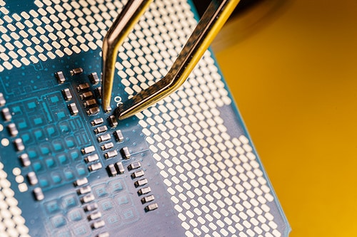 India's semiconductor demand stands at $24 billion, and it currently imports 100 percent of it. Image: Shutterstock