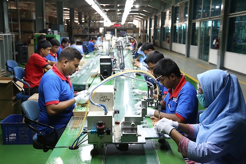 The government has significantly ramped up its annual capex target by 35.4% to Rs 7.5 trillion for FY23, apart from providing Rs 1 trillion worth of long-term soft loans to states for catalysing investments. Image: Shutterstock