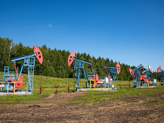 Kazan, Republic Of Tatarstan, Russia - Oil pumping units are seen in the Republic of Tatarstan. Image: Stringer/Anadolu via Getty Images