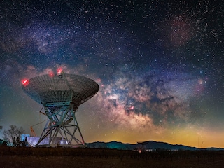 As space commerce grows, so do opportunities for professionals with non-technical backgrounds to lead and innovate in this expanding frontier.
Image: Shutterstock