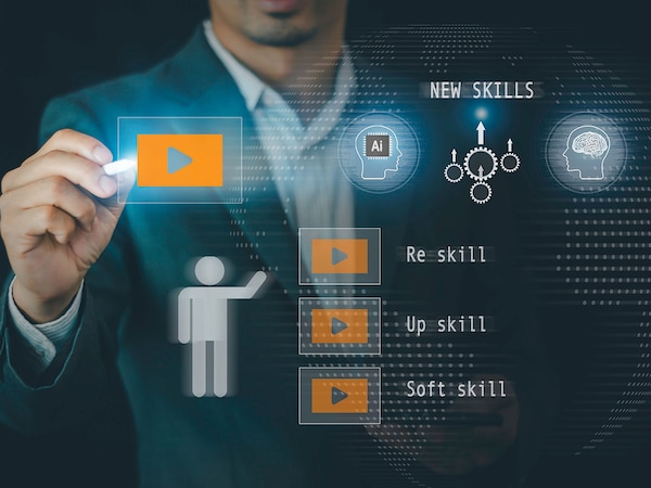 Coaching is relational. It unfolds in the subtle interplay between two humans, marked by trust, emotional attunement and presence.
Image: Shutterstock