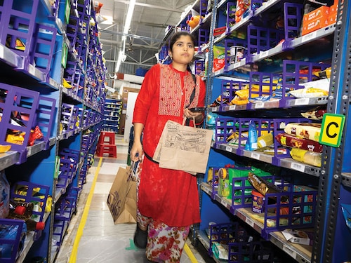 Inside Zepto’s dark store in Bellandur, Bengaluru, a packer assembles orders
Images: Madhu Kapparath Inside Zepto’s dark store in Bellandur, Bengaluru, a packer assembles orders
Images: Madhu Kapparath