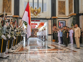 ndia and Indonesia's defense deals include a significant, recently finalized export deal for BrahMos missiles and broader cooperation in areas like maritime security, military exchanges, and joint exercises. The two nations have a long-standing defense relationship, formalized through agreements and MoUs, and are working to deepen partnerships through military collaboration and defense industry ties.