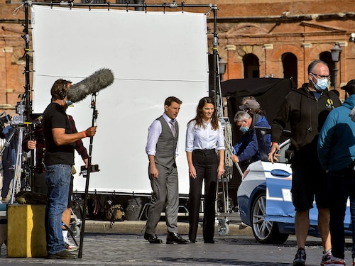 (file) Tom Cruise and Hayley Atwell filming "Mission: Impossible 7" at the Fori Imperiali in Rome, Italy. 
Image: AM1999/MEGA/GC Images)