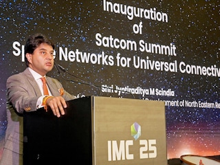 The Union Minister of Communications and Development of North Eastern Region (DoNER), Shri Jyotiraditya M. Scindia addressing the Satcom (Space Networks for Universal Connectivity) Summit, in New Delhi on October 08, 2025.
Image: PIB