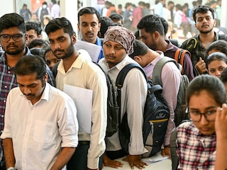 The unemployment rate in urban areas rose from 17.9 percent to 18.4 percent between the two quarters of Fy26
Image: Idrees Mohammed / AFP