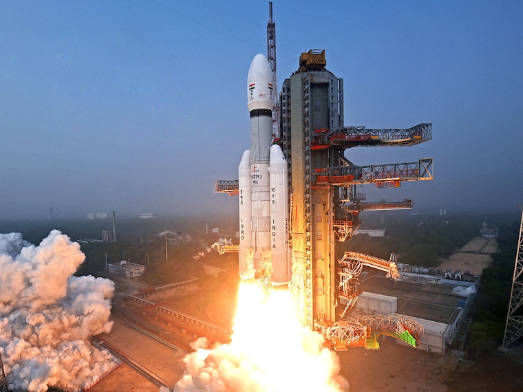 Indian Space Research Organisation (ISRO) shows ISRO's launch vehicle LVM3-M6 carrying the United States’ next-generation BlueBird Block-2 communication satellite of AST SpaceMobile lifting off from the launch pad at the Satish Dhawan Space Centre in Sriharikota in India's Andhra Pradesh state. Photo by ISRO / AFP