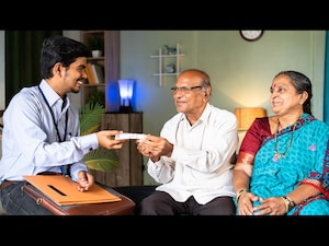 क्रिटिकल इलनेस इन्शुरन्स: आयुष्यातील अनपेक्षित वळणांविरुद्ध तुमची आर्थिक ढाल