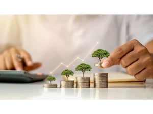 NRI अनेक खाती ठेवू शकतात का? नियम, फायदे आणि वापराची प्रकरणे स्पष्ट केली