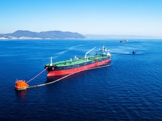 Roughly 130 million barrels of Russian crude currently remain on the water globally. Photo by Shutterstock
