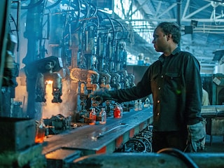 Rural areas added more workers than urban areas between the 2023-24 and 2025 rounds of ASUSE, 38.7 lakh against 35.8 lakh, despite adding fewer establishments. Photo by Shutterstock