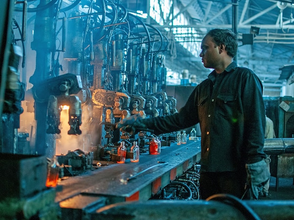 Rural areas added more workers than urban areas between the 2023-24 and 2025 rounds of ASUSE, 38.7 lakh against 35.8 lakh, despite adding fewer establishments. Photo by Shutterstock