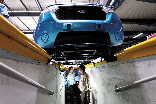 mg_76260_underbody_inspection_280x210.jpg mg_76260_underbody_inspection_280x210.jpg