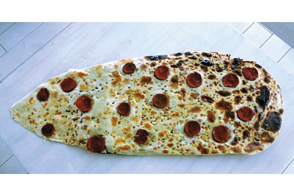 mg_81433_yardlong_pepperoni_naan_280x210.jpg mg_81433_yardlong_pepperoni_naan_280x210.jpg