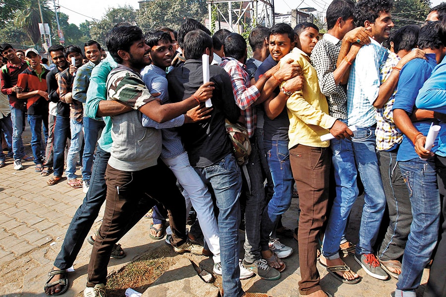 mg_90213_ajit_ranade_demonetisation_big_280x210.jpg mg_90213_ajit_ranade_demonetisation_big_280x210.jpg