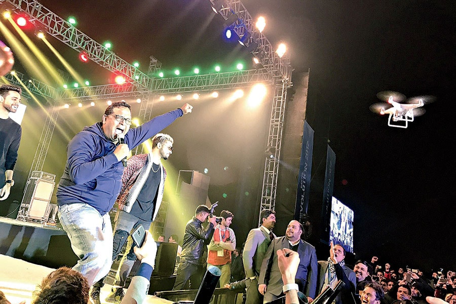 mg_95273_vijay_shekhar_sharma_280x210.jpg mg_95273_vijay_shekhar_sharma_280x210.jpg