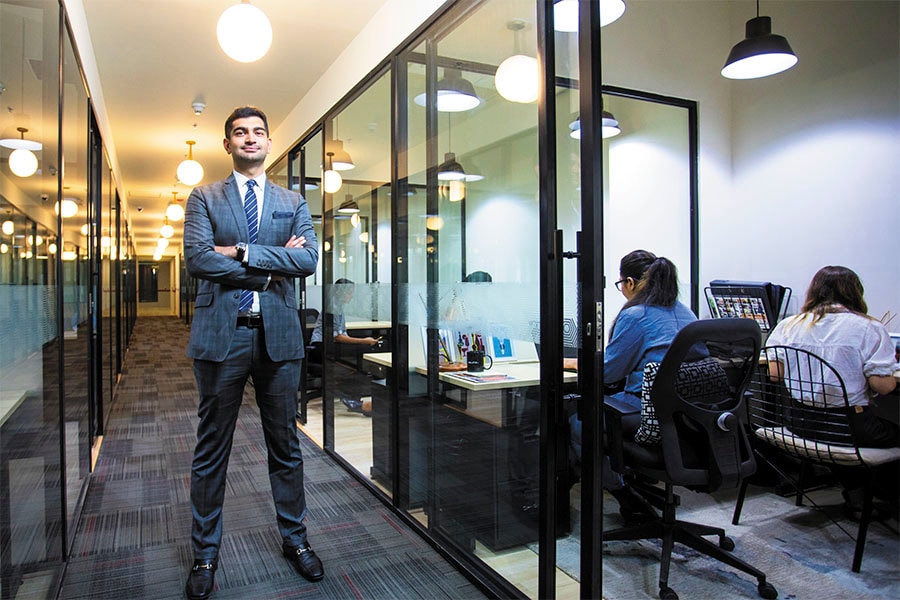 mg_95373_sidharth_menda_280x210.jpg mg_95373_sidharth_menda_280x210.jpg